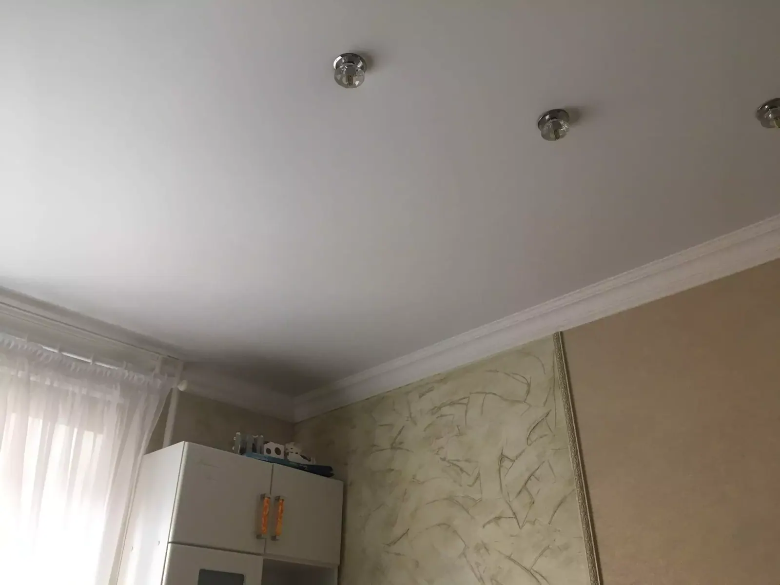 Матовый натяжной потолок в квартиру — Северодвинск, проспект Ленина, 6, фото 3